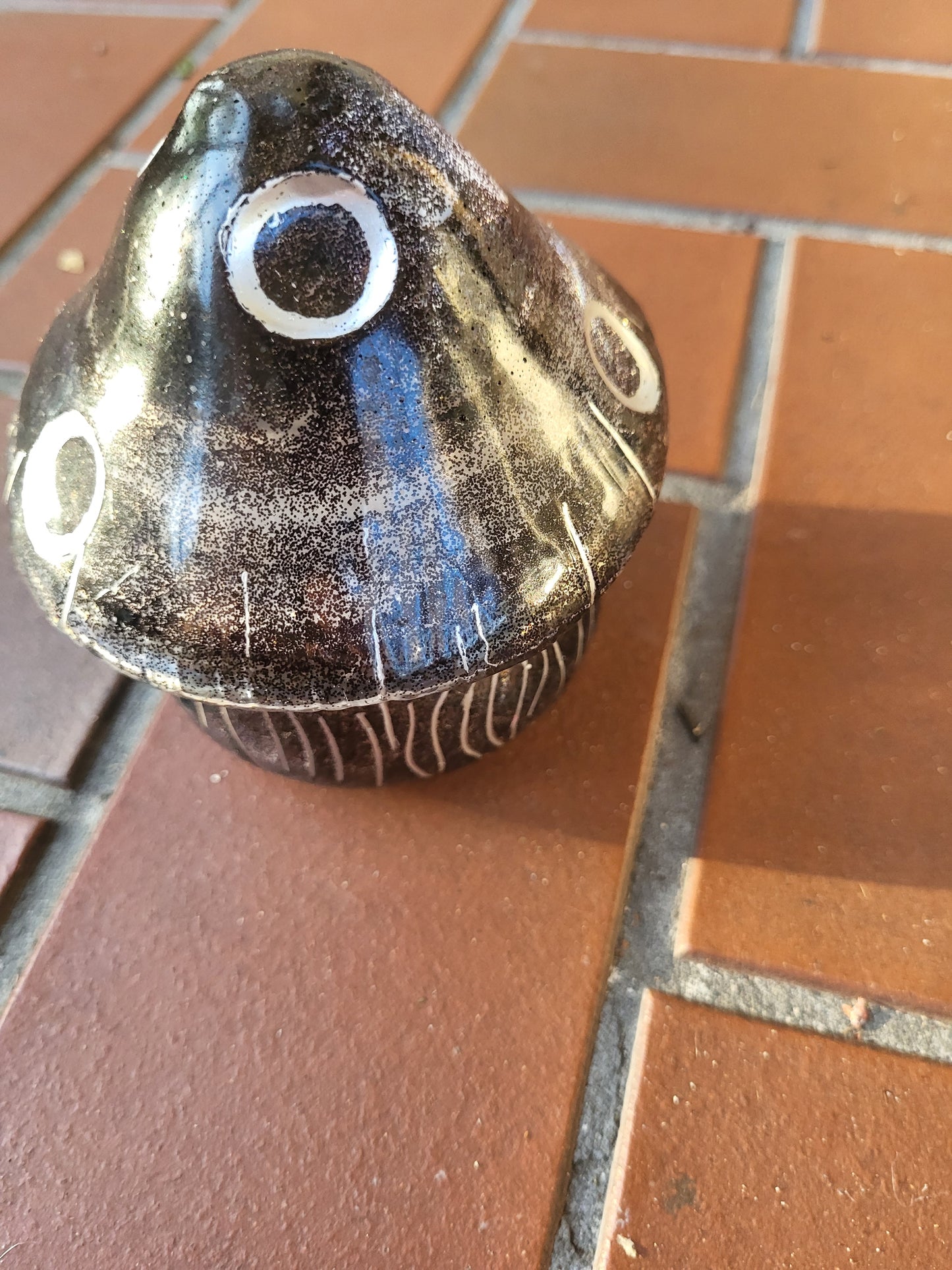 Small Black and Silver Mushroom Container