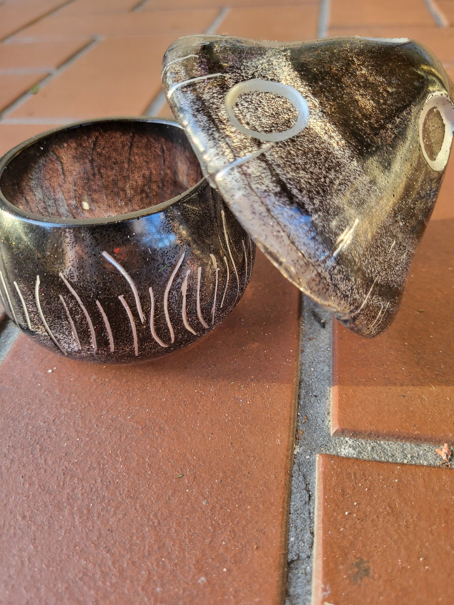 Small Black and Silver Mushroom Container