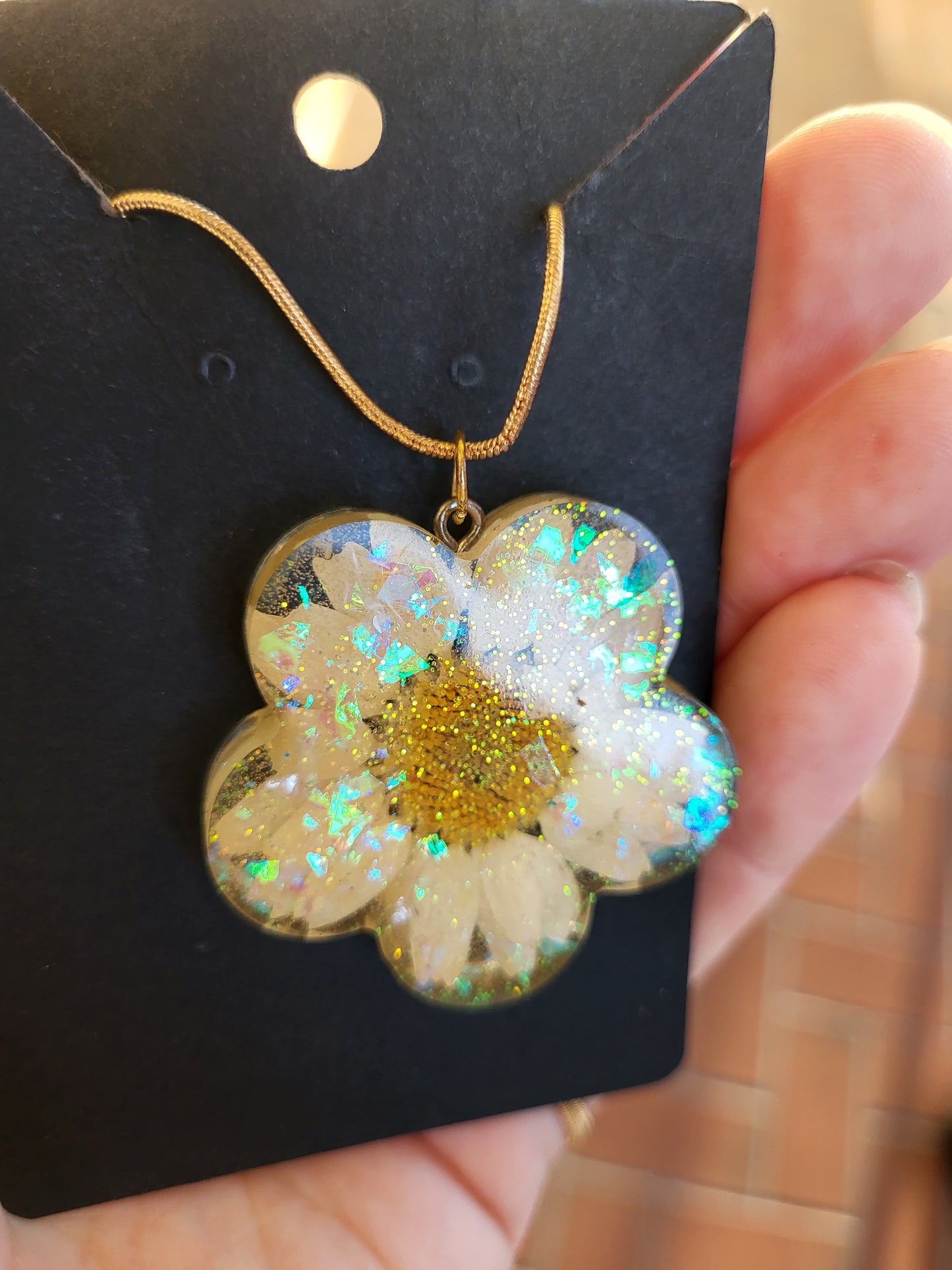 Flower Shaped Pendant with Real Flower Inside