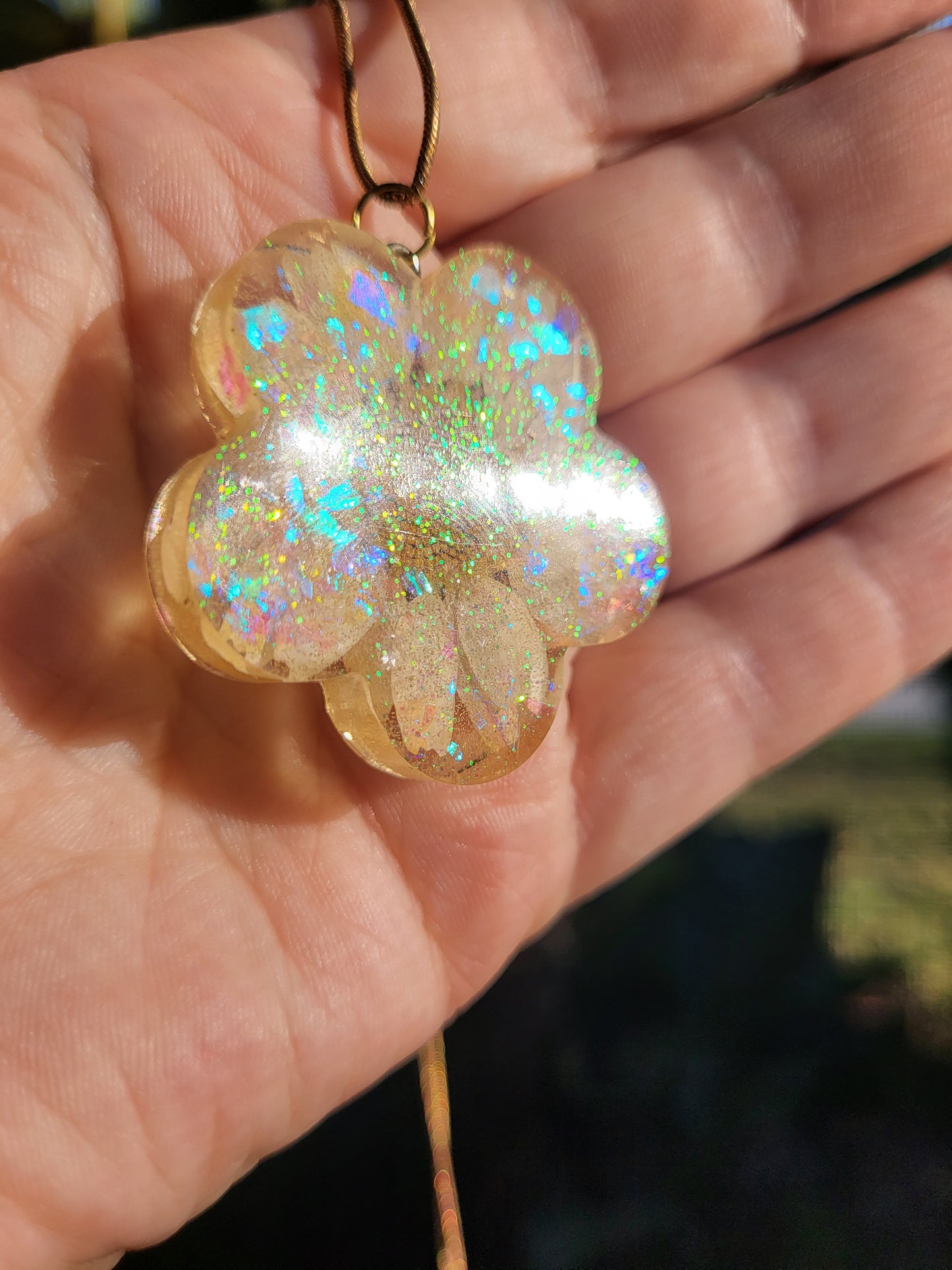 Flower Shaped Pendant with Real Flower Inside