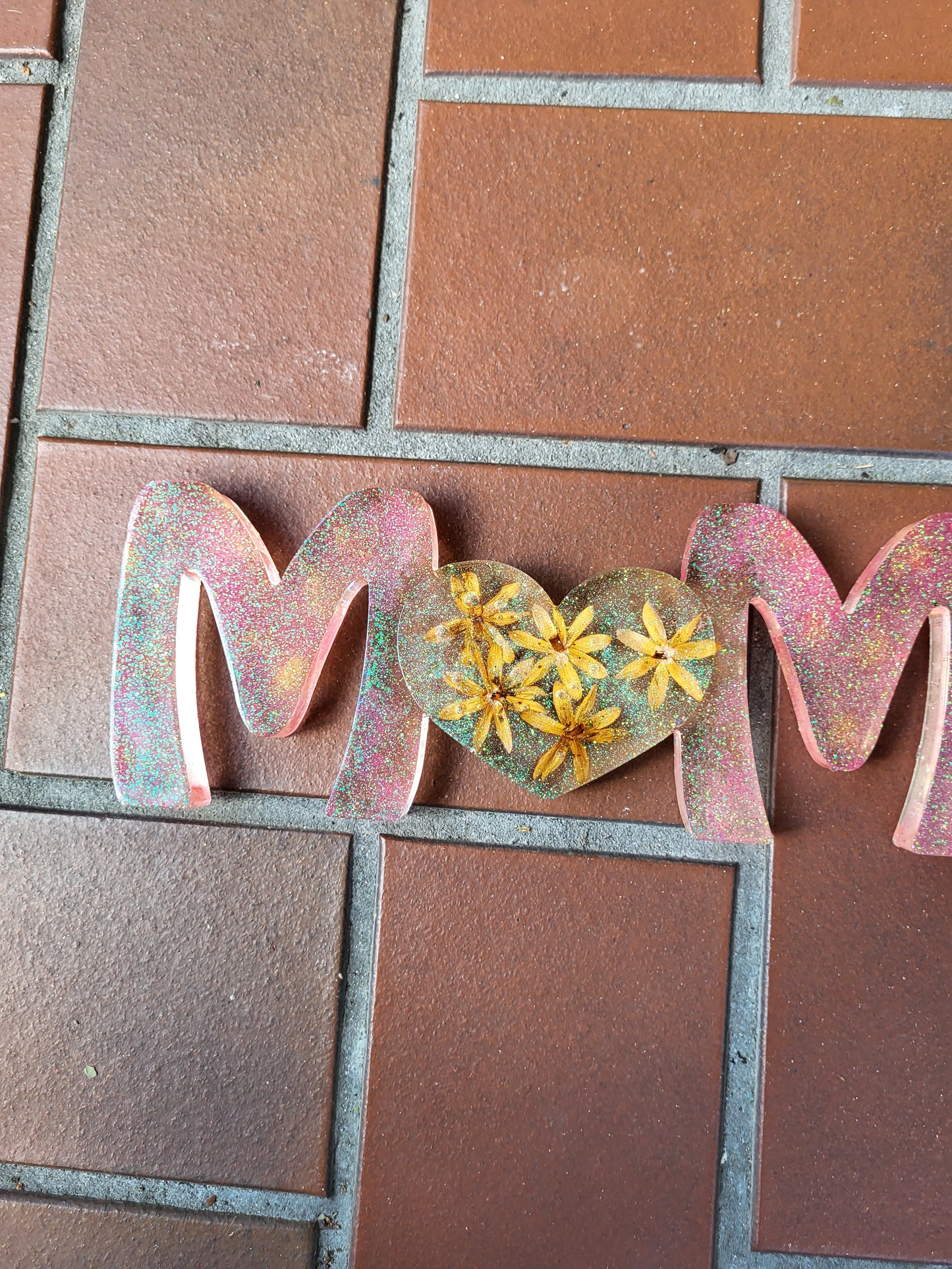 Pink "MOM" Shelf Sitter With Real Flowers